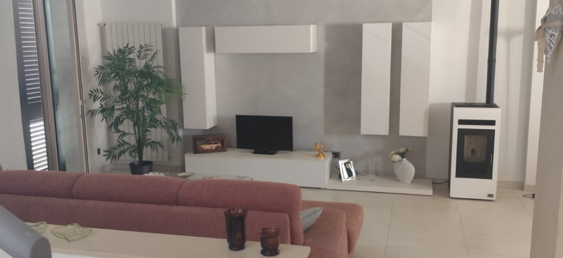 6 Stanza Stanze,3 BagnoBathrooms,Villetta,In Vendita,0,897284 6 Stanza Stanze,3 BagnoBathrooms,Villetta,In Vendita,0,897284