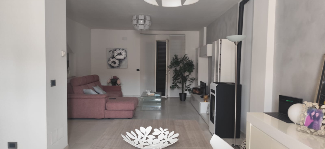 6 Stanza Stanze,3 BagnoBathrooms,Villetta,In Vendita,0,897284 6 Stanza Stanze,3 BagnoBathrooms,Villetta,In Vendita,0,897284