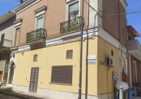 3 Stanza Stanze,1 BagnoBathrooms,Appartamento,In Vendita,0,897289 3 Stanza Stanze,1 BagnoBathrooms,Appartamento,In Vendita,0,897289